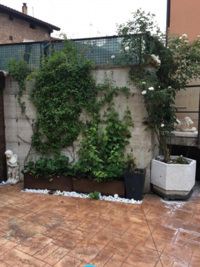 Apartamento con jardin